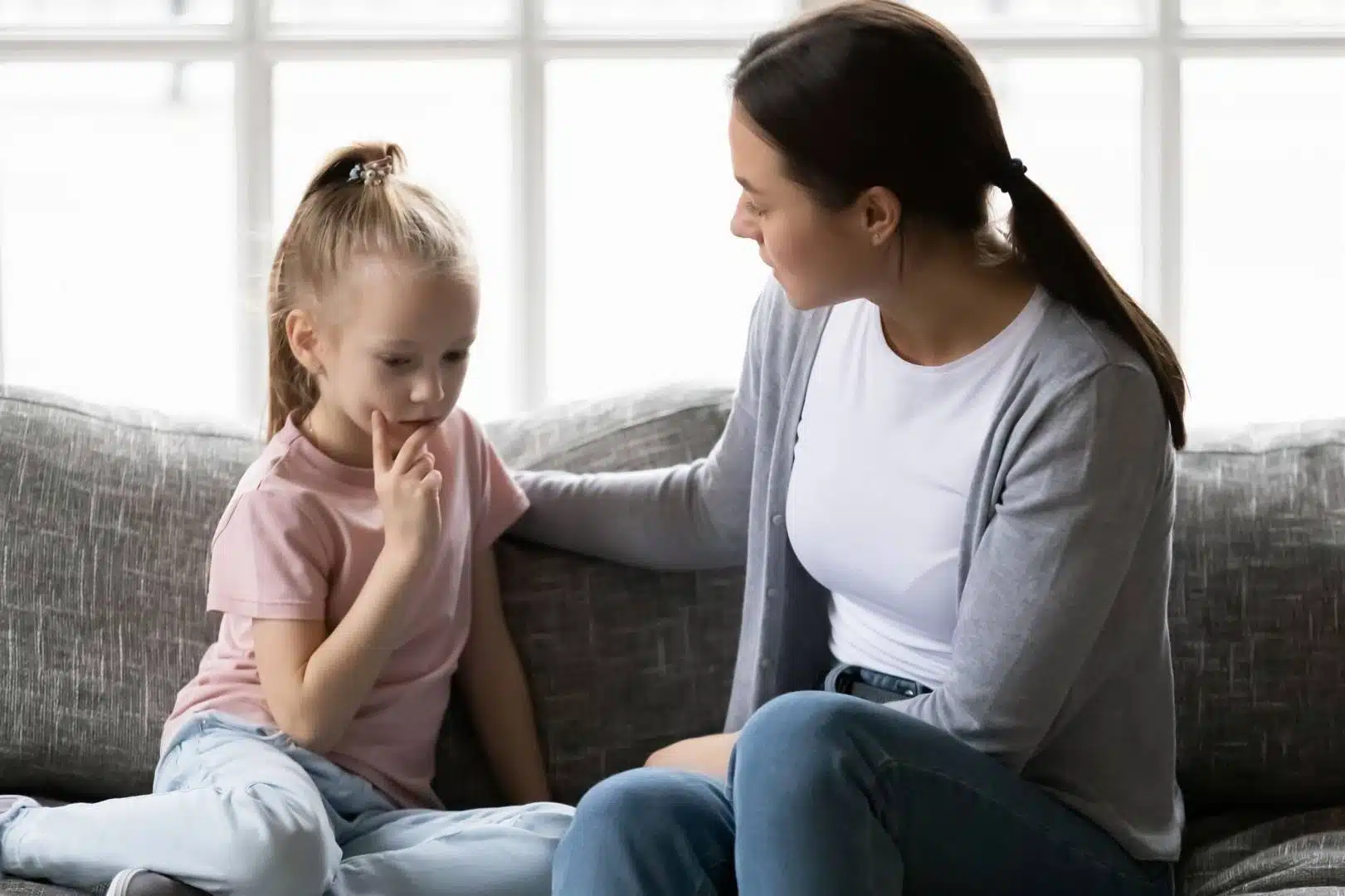 Jak rozmawiać z dziećmi na trudne tematy